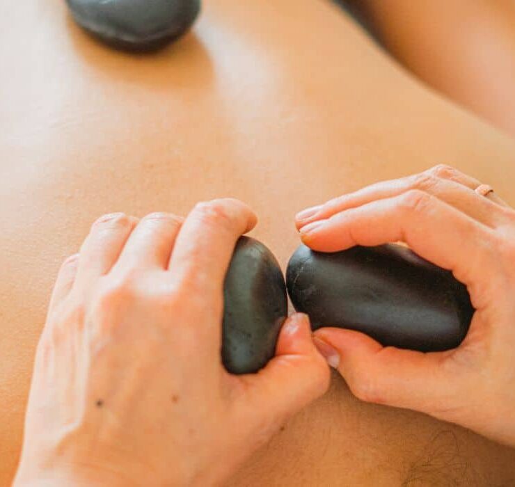 mh_skin_dermatology_sp_nomedoservico_massagem_com_pedras_quentes-1.jpg